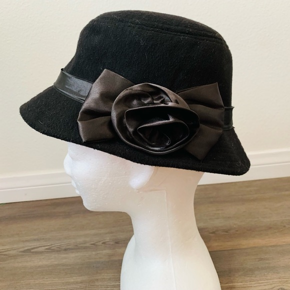 Hat - Picture 1 of 7